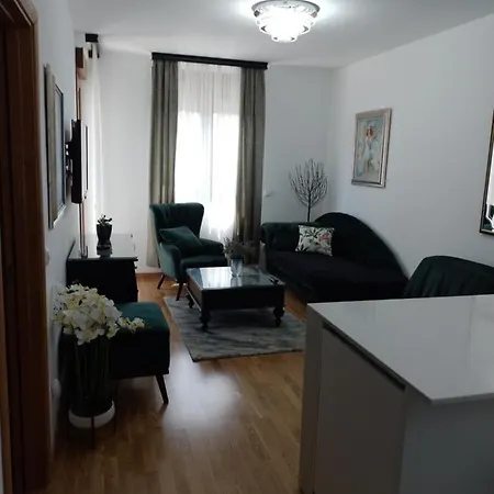 Tiffany Lux&spa Vila Hotel *